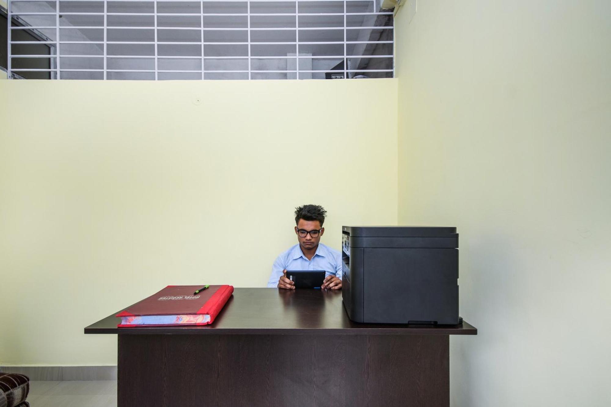 Hotel O Bimal Residency Dispur Bagian luar foto