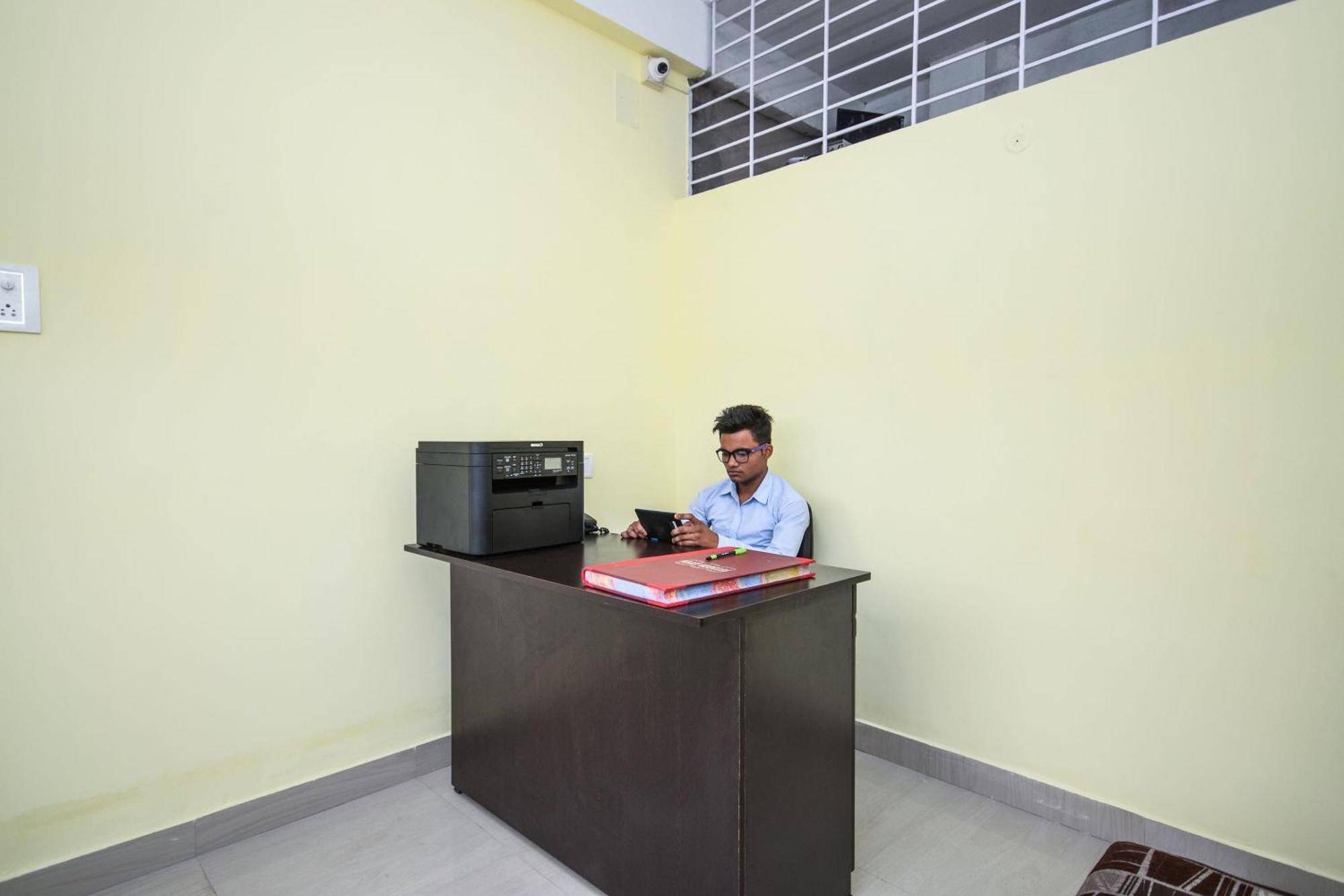 Hotel O Bimal Residency Dispur Bagian luar foto